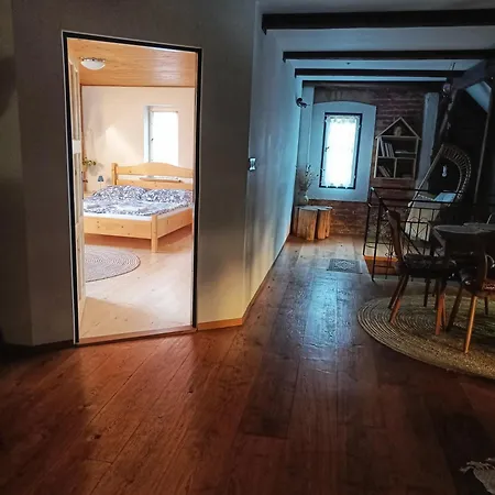 Apartamento Dum Na Samote U Lesa Tuhan